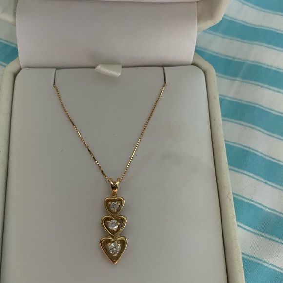 Jewelry - Custom 14kt 3 heart diamond necklace